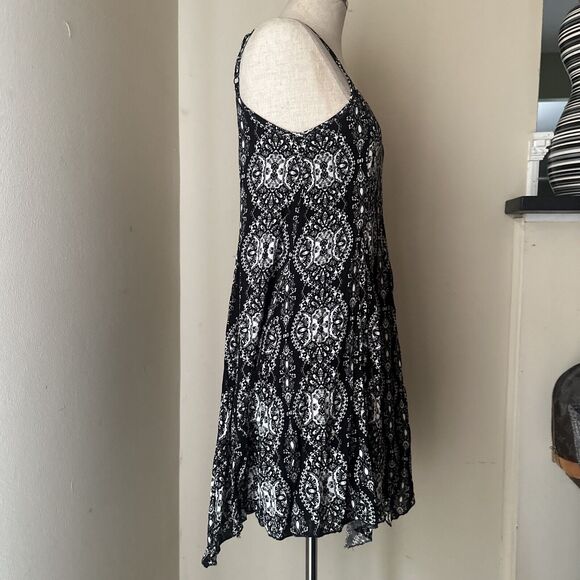 LILY ROSE BLACK IVORY FLORAL SPAGHETTI STAP FLUTED HEMLINE DRESS SIZE XL EUCXL - Picture 9 of 10